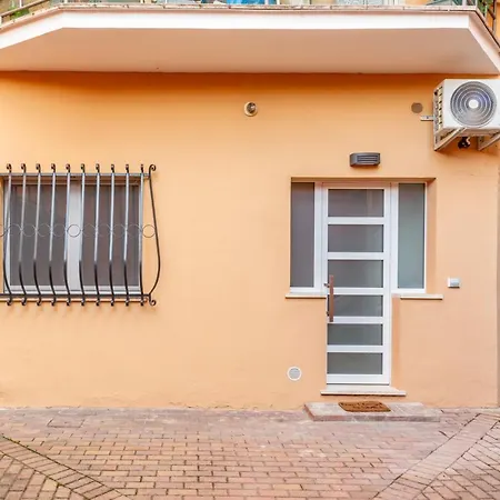 Un Nido A Mantova Historic Apt Near The Center! Exterior photo