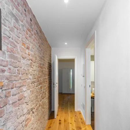 Un Nido A Mantova Historic Apt Near The Center! Exterior photo